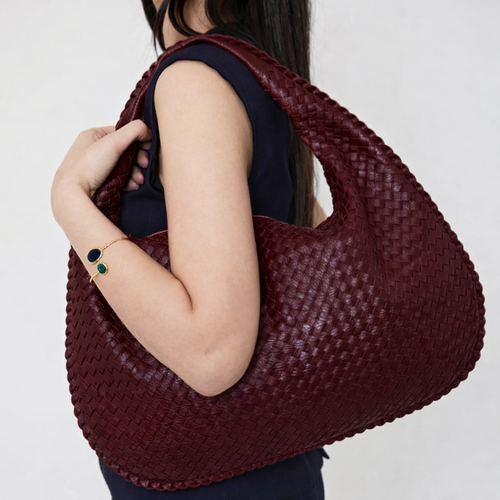 Women's Woven Hobo Shoulder Bag - Burgundy