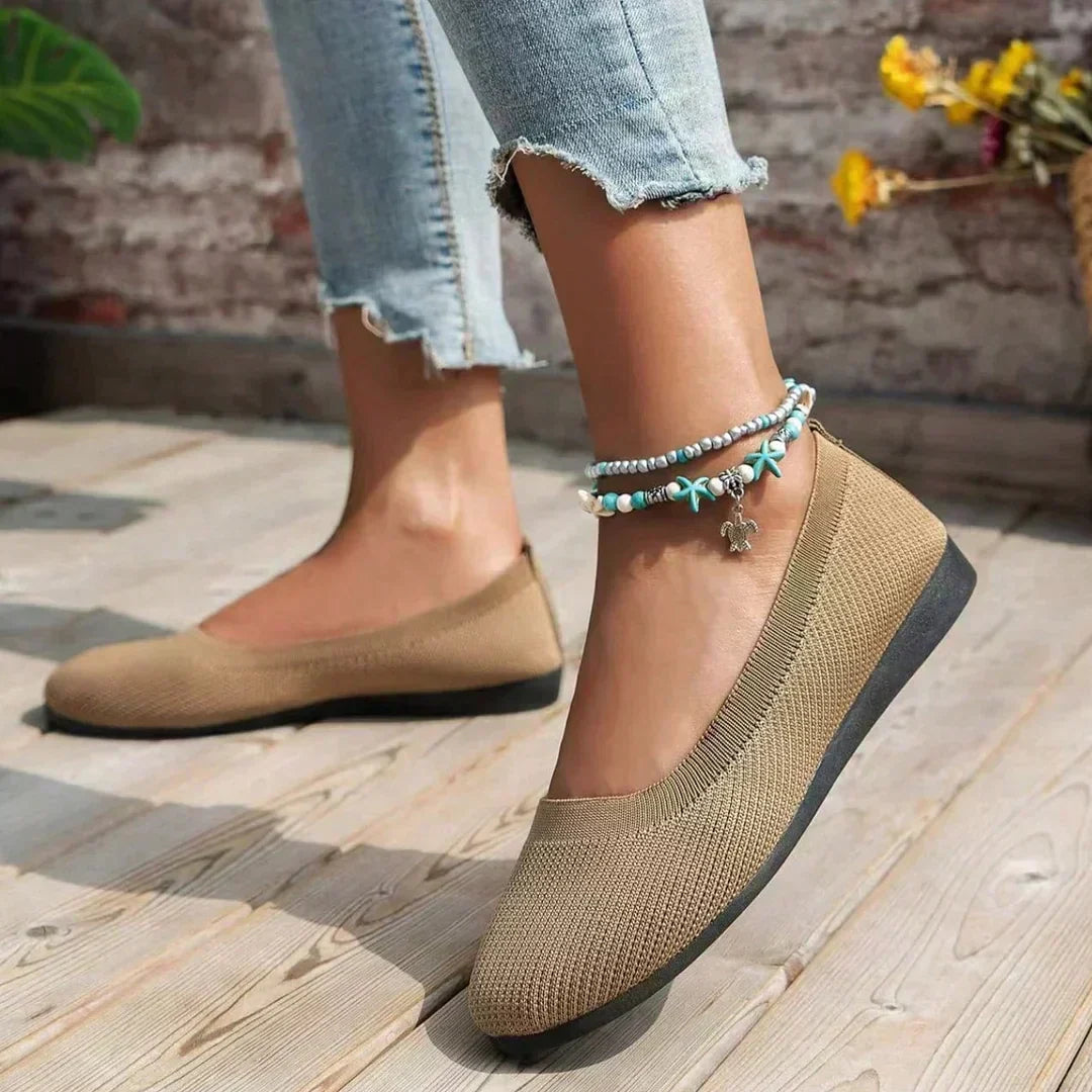 Women's knit ballet flats detail