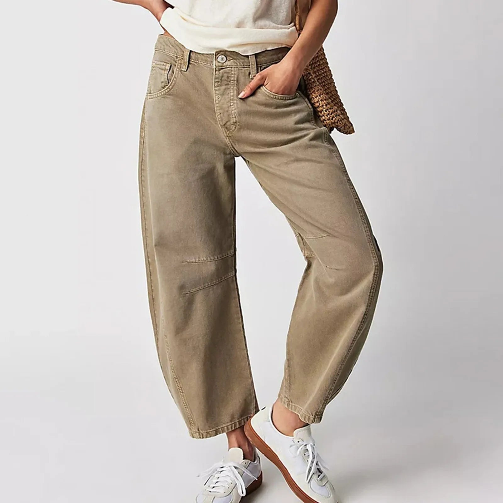 Women's relaxed barrel-leg mid-rise jeans in khaki